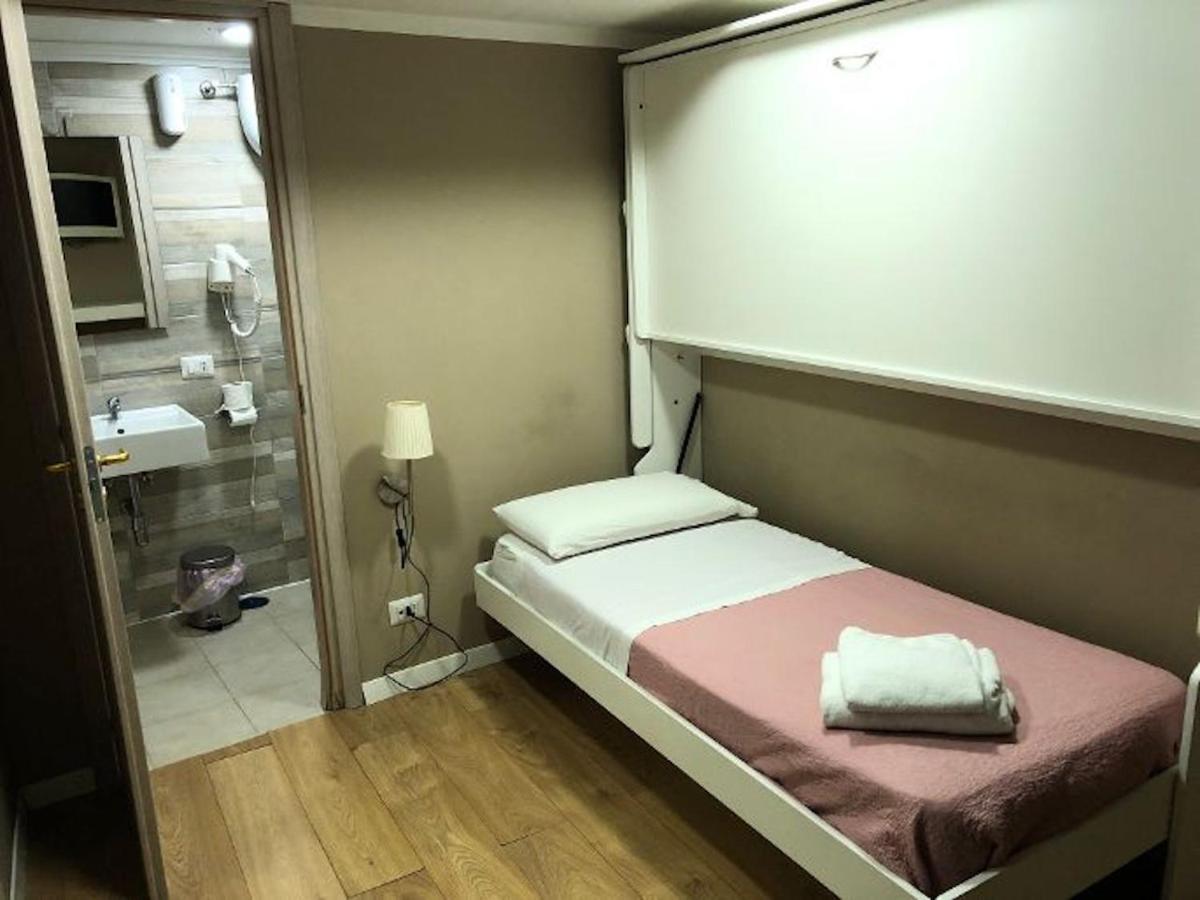 Bed And Breakfast Napoli Centro Storico Exterior foto